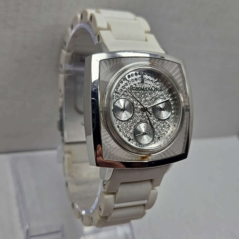 Womens BCBGMAXAZRIA BG8229 Elite Sport Watch White Rubberized Band New Battery - Picture 3 of 15